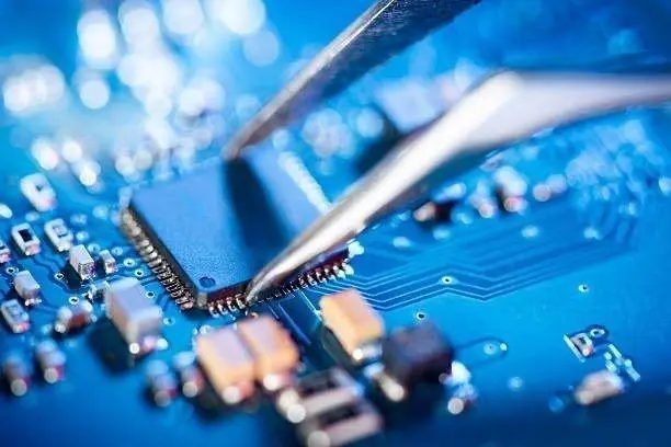 市場(chǎng)預(yù)估Q4內(nèi)存DRAM降價(jià)15％左右，DDR5價(jià)格更接近DDR4