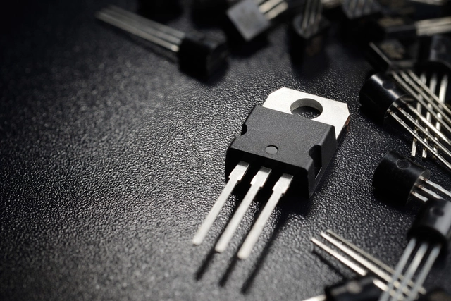 供應(yīng)Microchip單片機(jī)，Kingston存儲(chǔ)器，Actions藍(lán)牙智能音頻，Navitas氮化鎵芯片