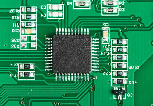 長期收購 [ST] 汽車器件：汽車 MCU、汽車?yán)走_(dá)收發(fā)器、汽車功率分立器件