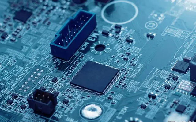 收購 Broadcom：主機總線適配器、RAID 控制卡、SAS 擴展器、硬盤驅(qū)動器