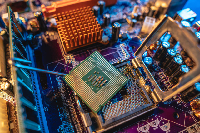 【供應】Microchip微控制器，供應 8 位 MCU，PIC? MCU，AVR? MCU，16 位 MCU