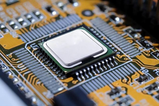 供應(yīng) AMD EPYC? 處理器：EPYC 9005 系列、EPYC 7003 系列、EPYC 4004 系列